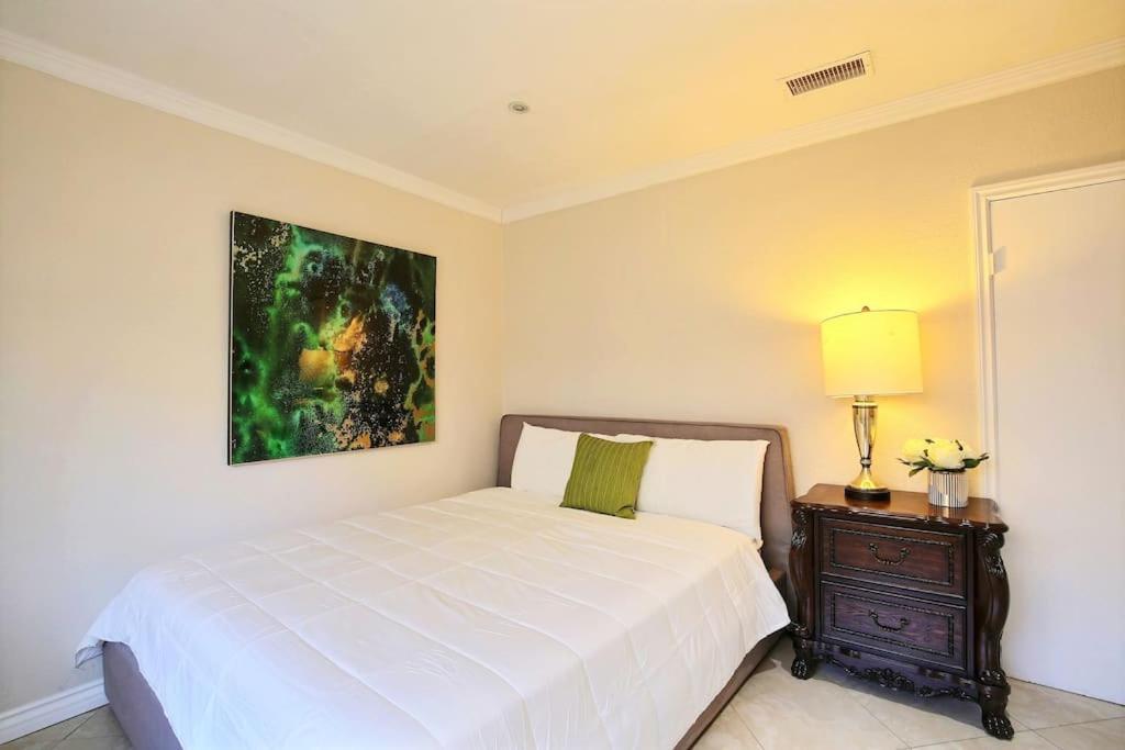 5 Rooms Villa Near Disneyland, Golf Course And Trial To Beach 圣安娜 外观 照片